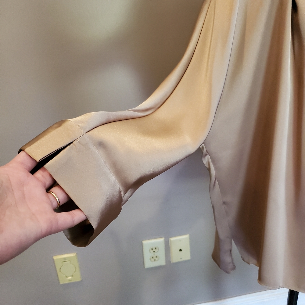 Express Blouse - Picture 2 of 4